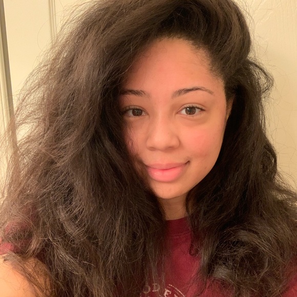 Meet Your Posher, Ashlee! - Picture 4 of 8